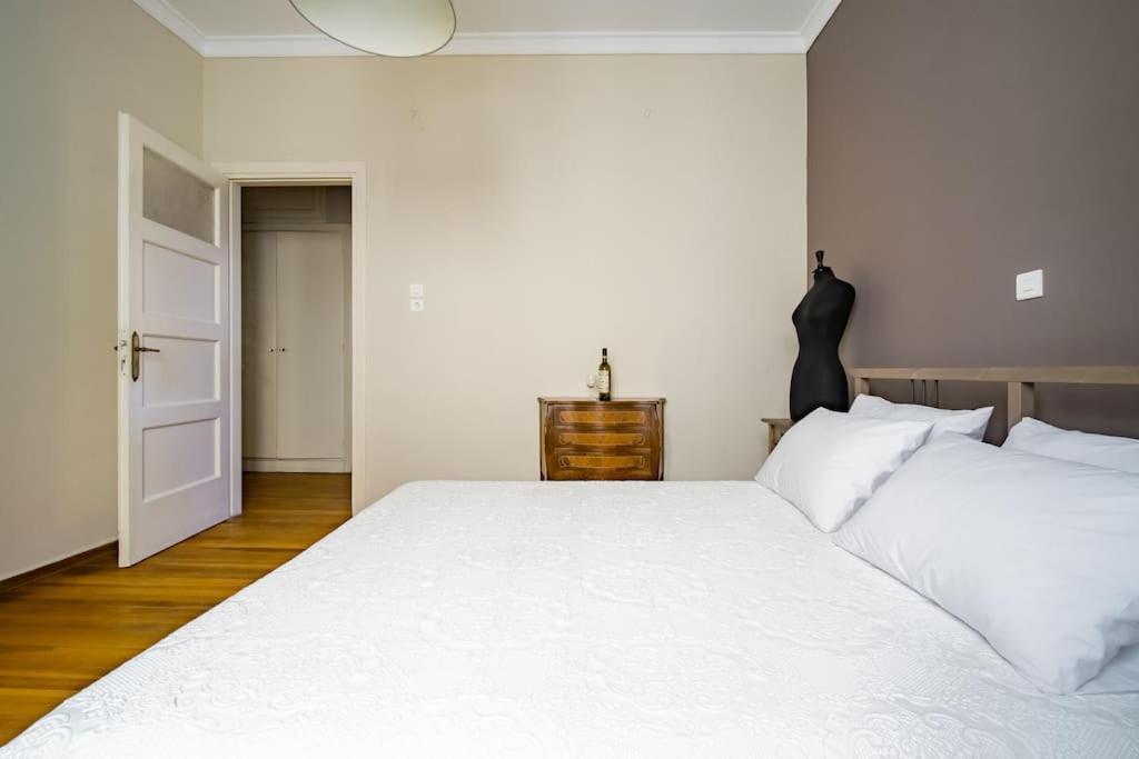 Emporikon Apartment Steps From Historic Center เอเธนส์ ภายนอก รูปภาพ