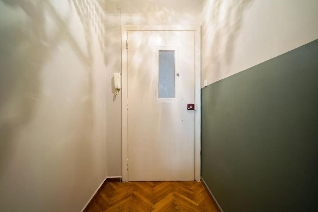 Emporikon Apartment Steps From Historic Center เอเธนส์ ภายนอก รูปภาพ